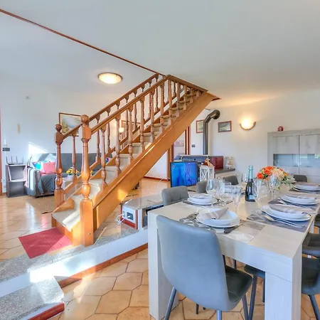 Cedar House Villa Few Minutes From Lake - Happy Rentals Angera Exterior photo