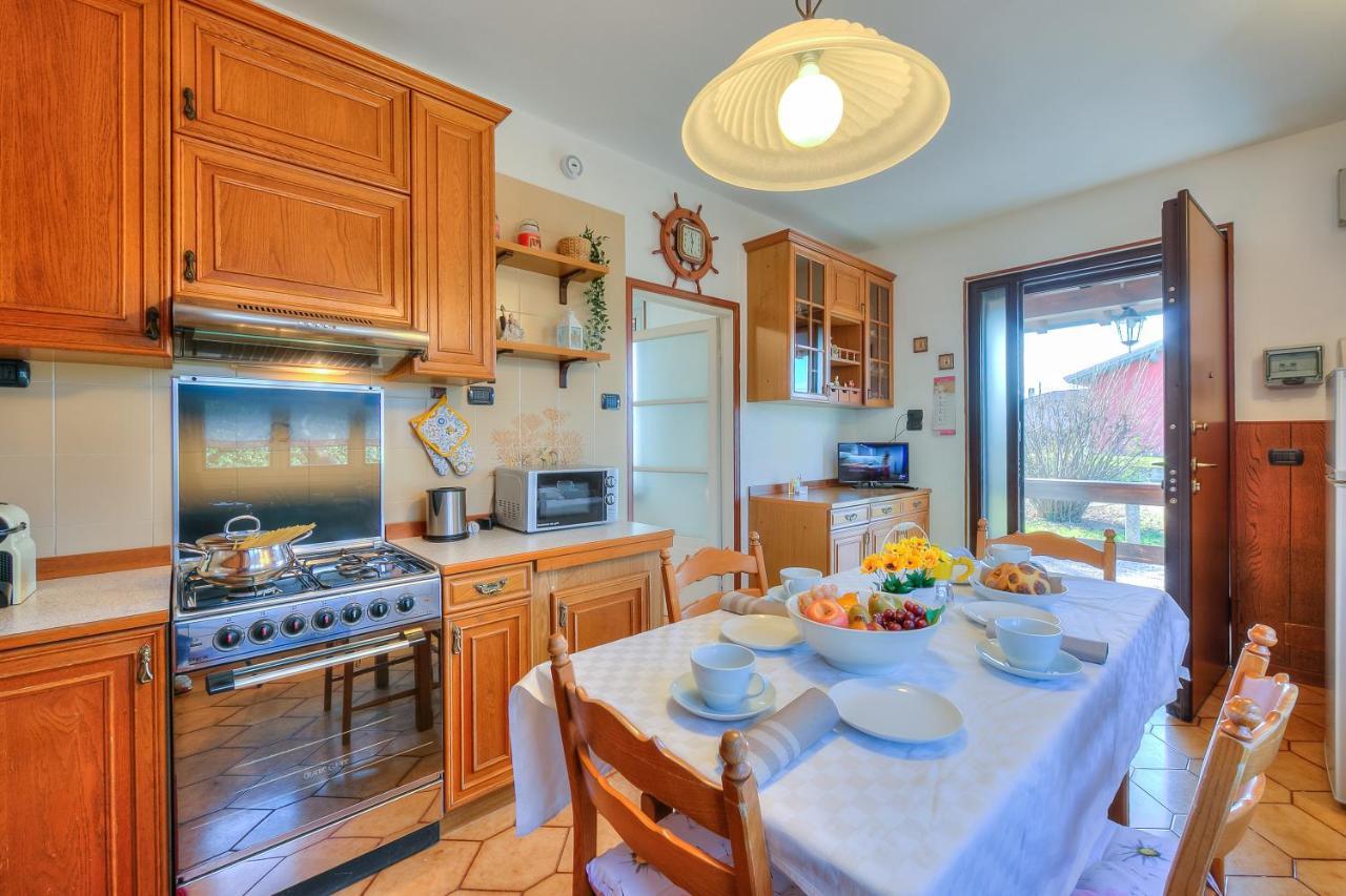 Holiday home Cedar House Few Minutes From - Happy