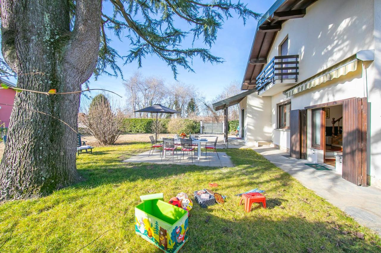 Cedar House Few Minutes From - Happy * Angera
