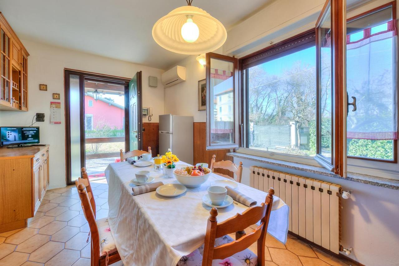 Holiday home Cedar House Few Minutes From - Happy
