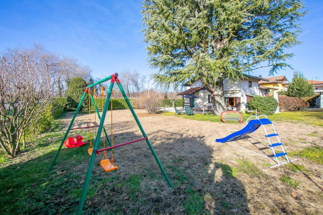 Cedar House Few Minutes From - Happy Holiday home *