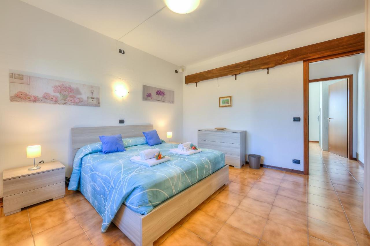 Cedar House Few Minutes From - Happy * Angera