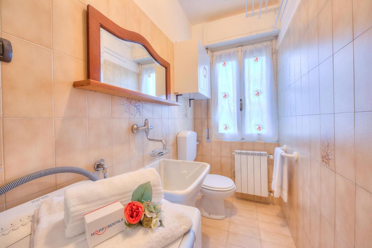 Cedar House Few Minutes From - Happy Hébergement de vacances Angera